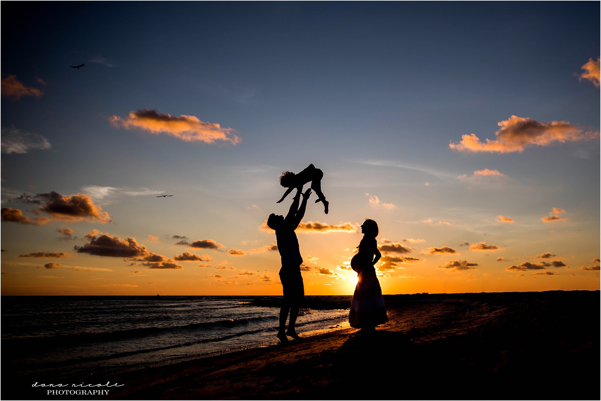 Tampa Maternity Photographer at Honeymoon Island State Park | Dana Nicole Photography | Tampa, FL
